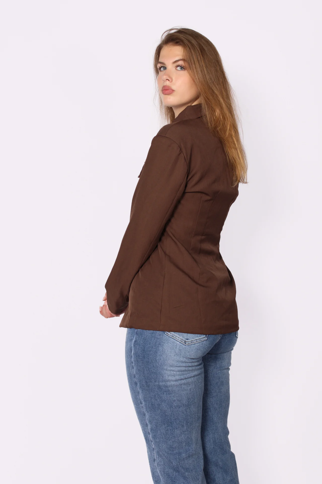 CINCHED ELEGANCE BLAZER - BROWN - Image 4