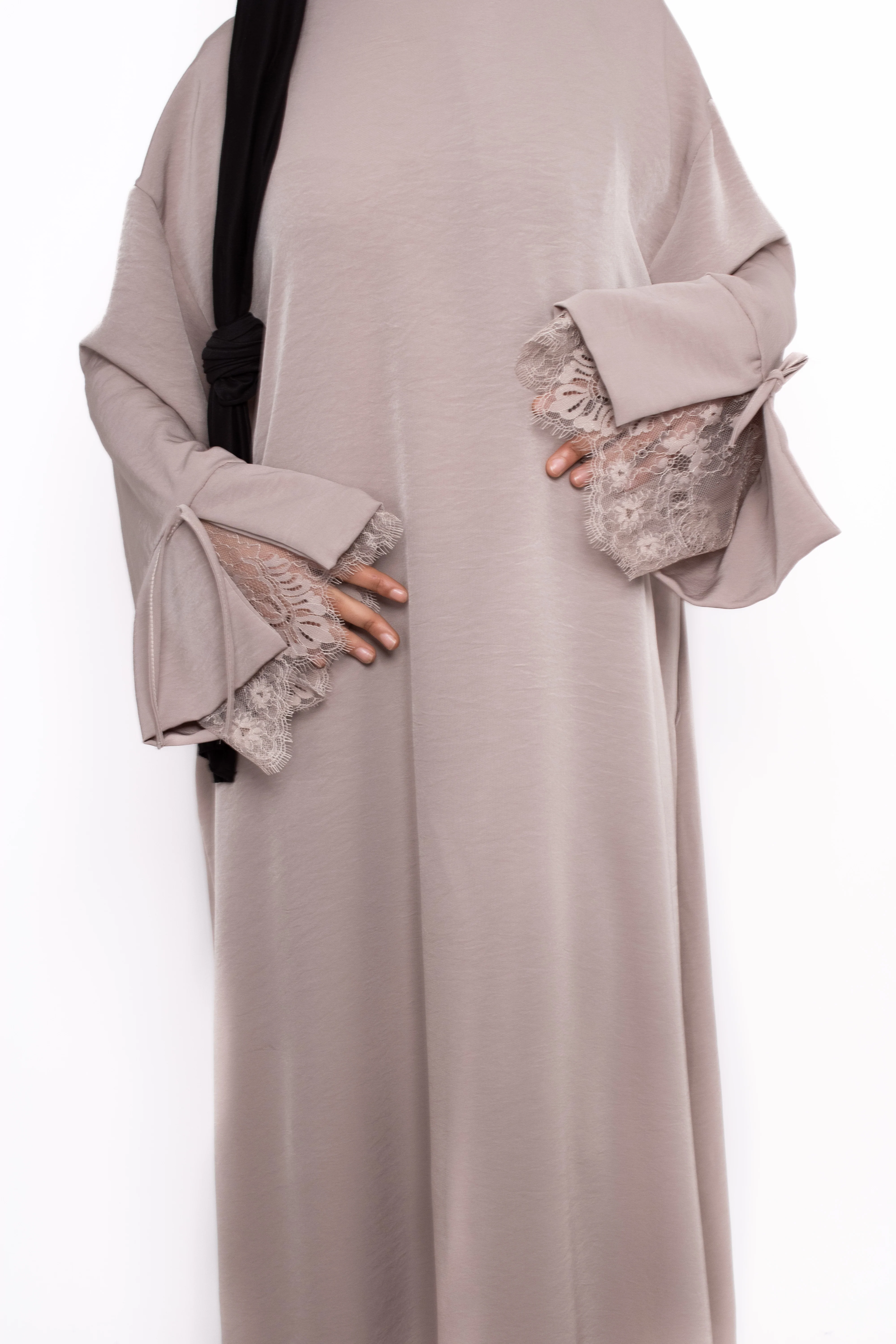 LACE ELEGANCE DRESS - Image 22
